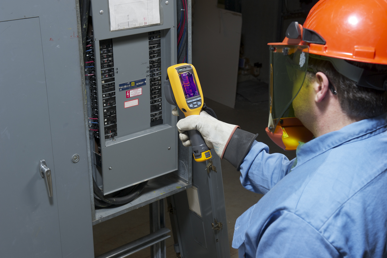 Imaginea fluke-ti100-3 Verificare Pram Iasi Iasi